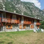 Pet-friendly Mountain Escape Lejlighed *