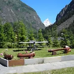 Pet-friendly Mountain Escape Lejlighed Antey-Saint-André