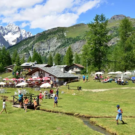 Pet-friendly Mountain Escape アパート Antey-Saint-André