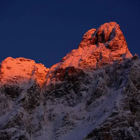 Pet-friendly Mountain Escape アパート *