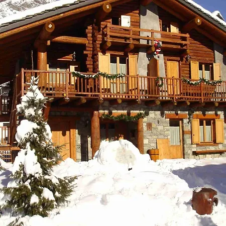 Pet-friendly Mountain Escape アパート *