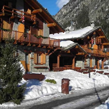 Pet-friendly Mountain Escape アパート *