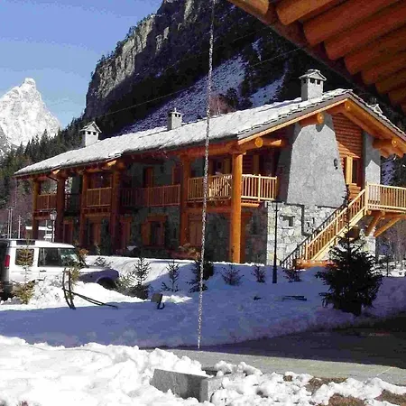 Pet-friendly Mountain Escape Antey-Saint-André