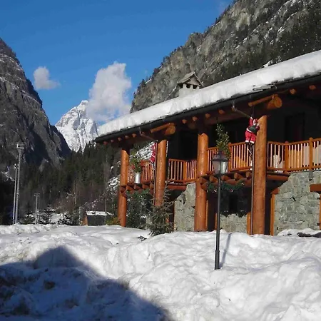 Pet-friendly Mountain Escape アパート Antey-Saint-André