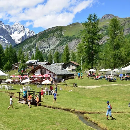 Pet-friendly Mountain Escape Antey-Saint-André